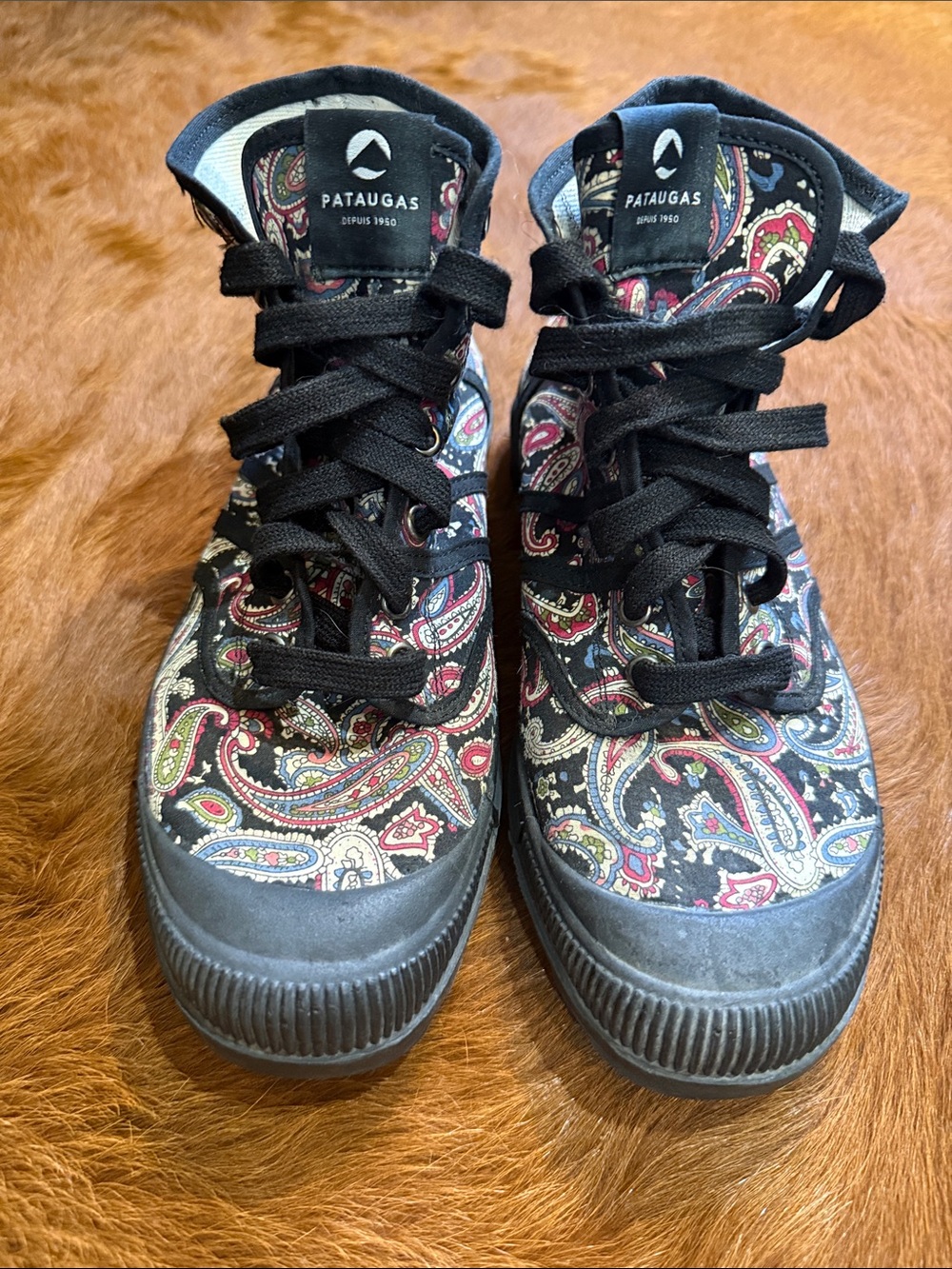 Paisley Patuguas Boot size 37